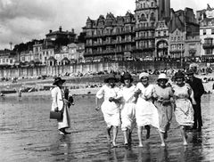 White-Rock-Beach.-1925